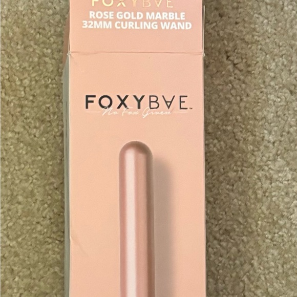 FOXYBAE ROSE GOLD MARBLE 32MM CURLING WAND - Picture 6 of 6